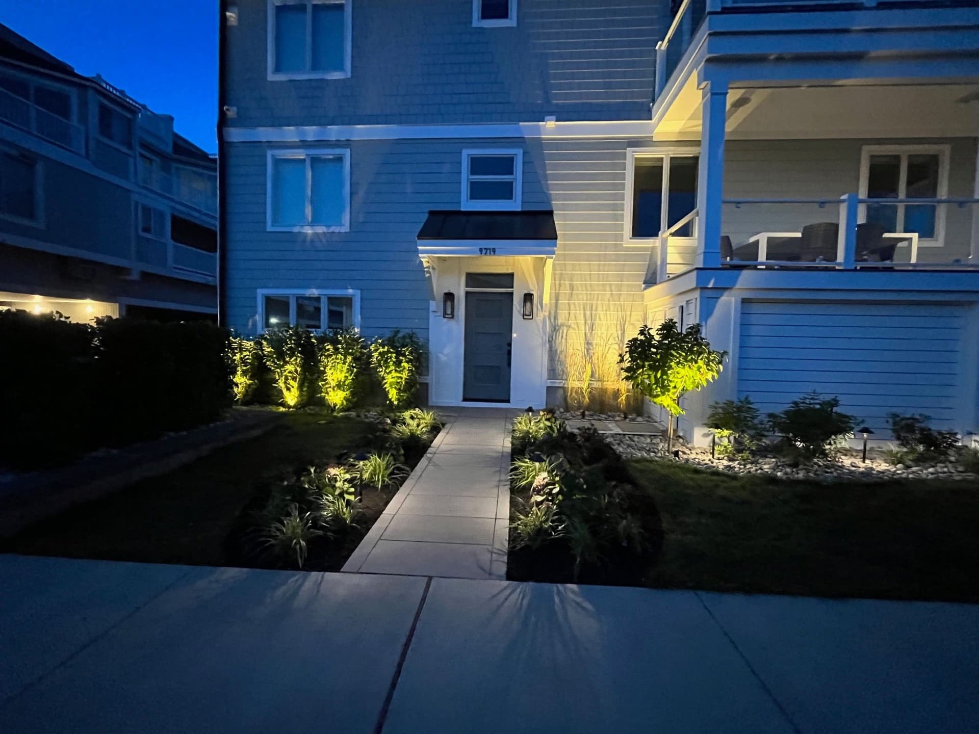 An arrival after dark